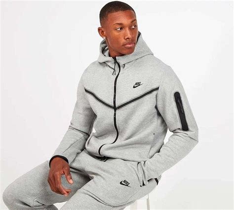 nike grey tech fleece tracksuit.